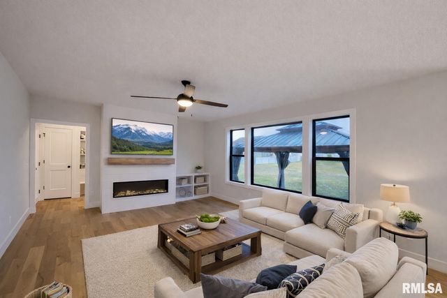 2620 W ARDEN Way, Dunlap, IL 61525