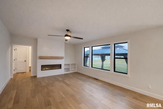 2620 W ARDEN Way, Dunlap, IL 61525