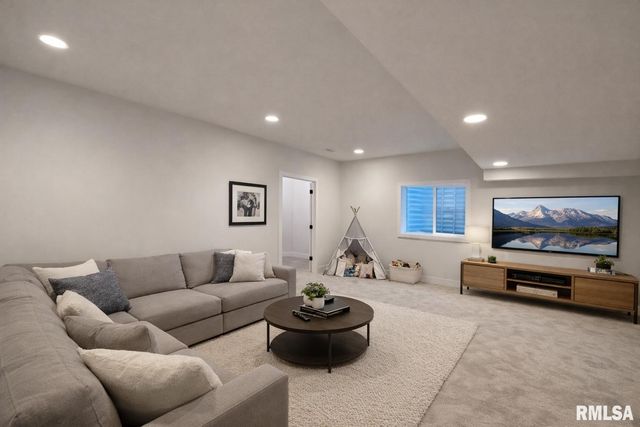 2620 W ARDEN Way, Dunlap, IL 61525