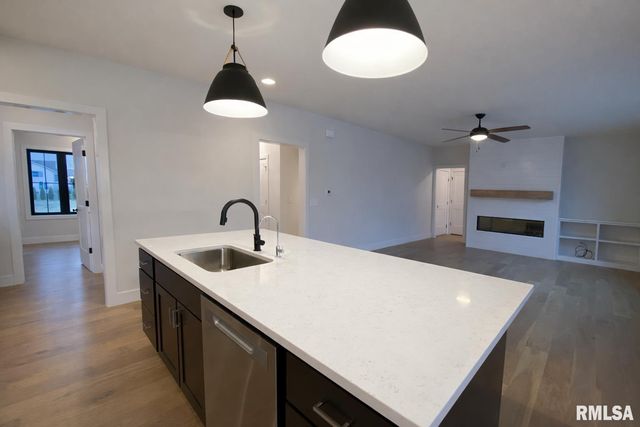 2620 W ARDEN Way, Dunlap, IL 61525