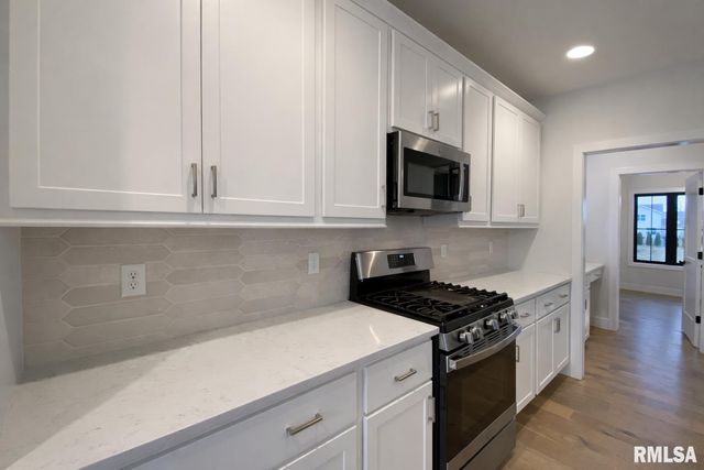 2620 W ARDEN Way, Dunlap, IL 61525