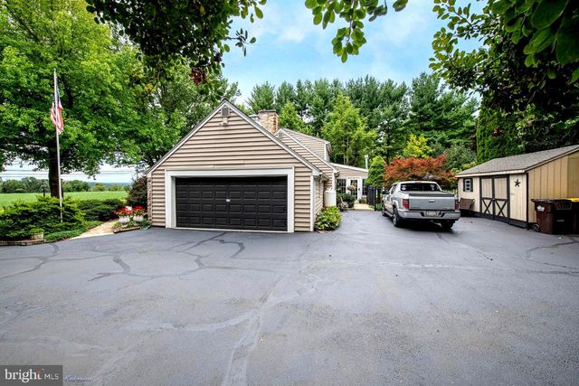 273 OLD STATE RD, Royersford, PA 19468