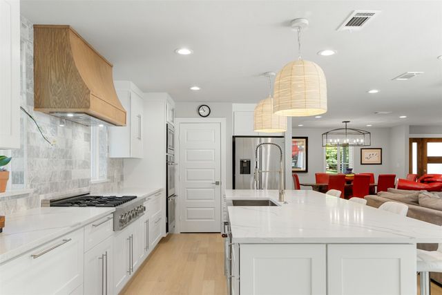 8344 San Cristobal Drive, Dallas, TX 75218