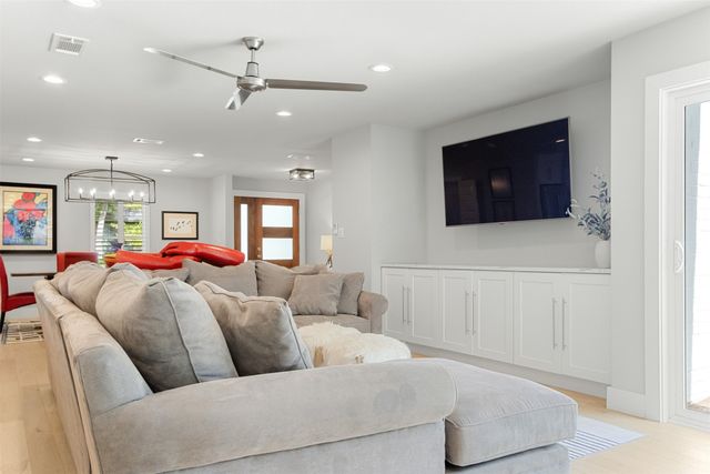 8344 San Cristobal Drive, Dallas, TX 75218