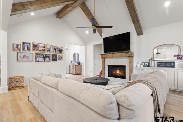 5300 Hollytree Dr, Tyler, TX 75703