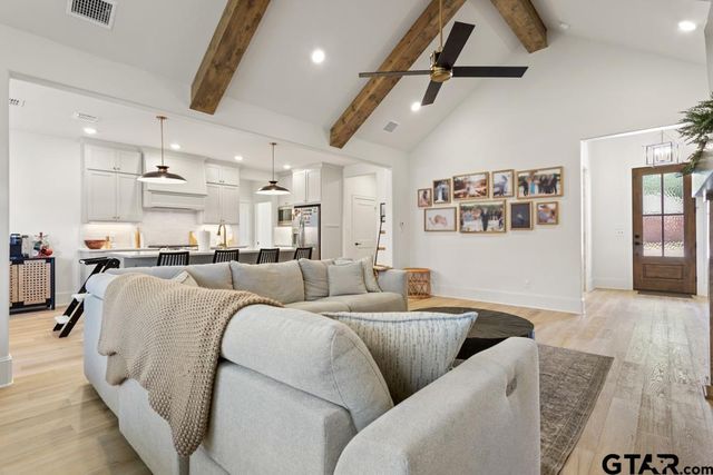 5300 Hollytree Dr, Tyler, TX 75703