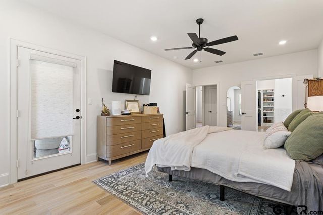 5300 Hollytree Dr, Tyler, TX 75703