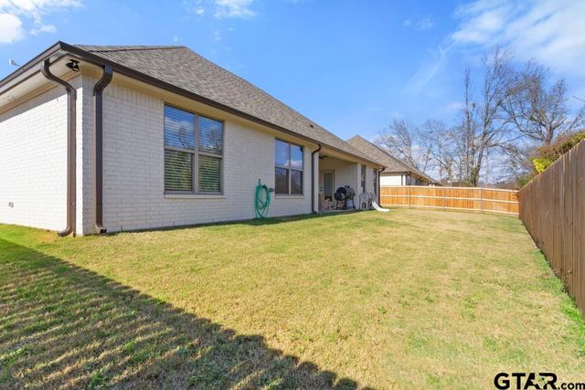 5300 Hollytree Dr, Tyler, TX 75703