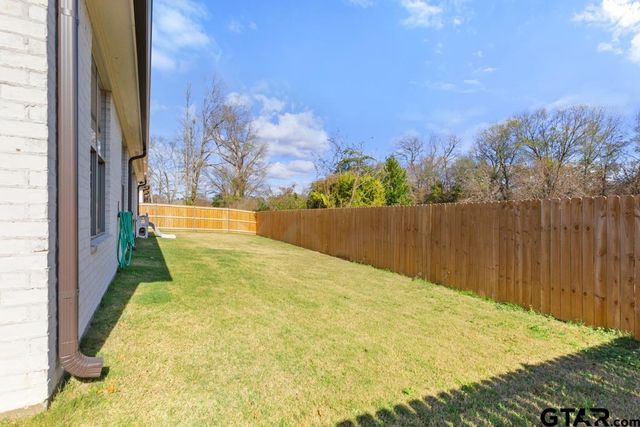 5300 Hollytree Dr, Tyler, TX 75703