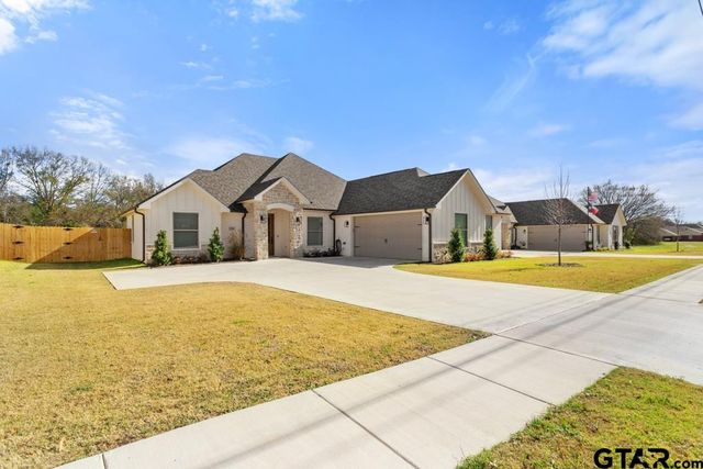 5300 Hollytree Dr, Tyler, TX 75703