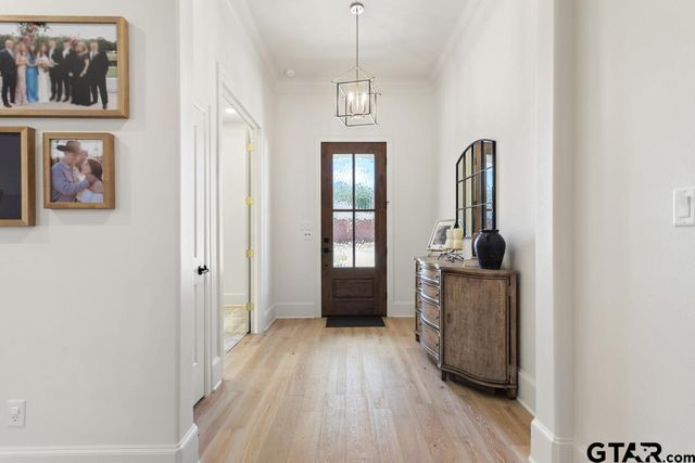 5300 Hollytree Dr, Tyler, TX 75703