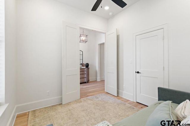 5300 Hollytree Dr, Tyler, TX 75703