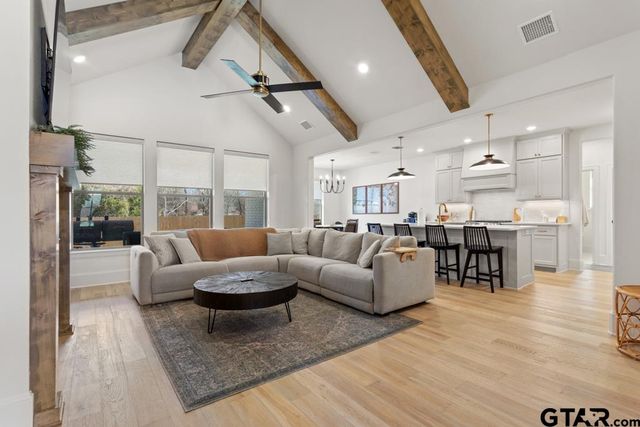 5300 Hollytree Dr, Tyler, TX 75703