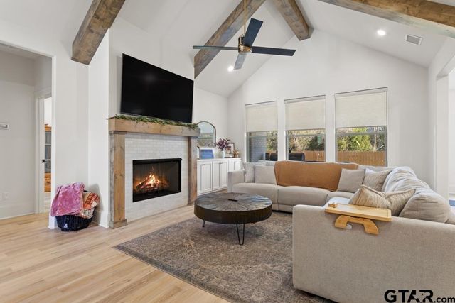 5300 Hollytree Dr, Tyler, TX 75703