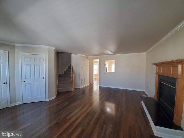 10 LOPEZ DR, Martinsburg, WV 25405