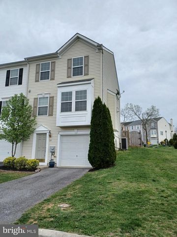 10 LOPEZ DR, Martinsburg, WV 25405