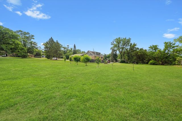 21122 S Hillside Road, Frankfort, IL 60423