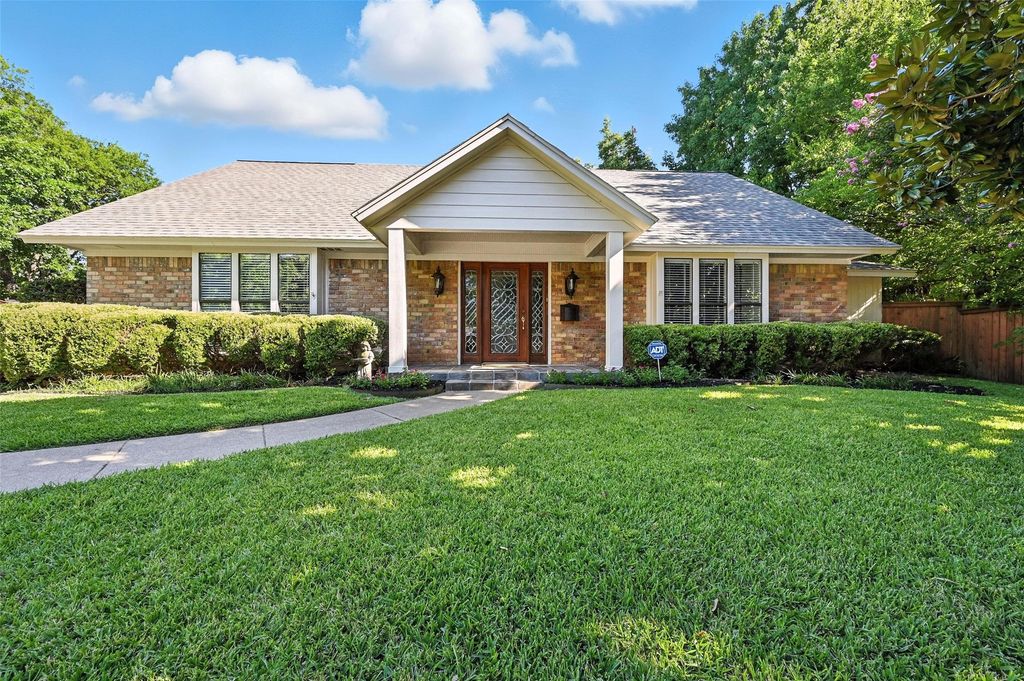 1805 Crestridge Court, Arlington, TX 76013