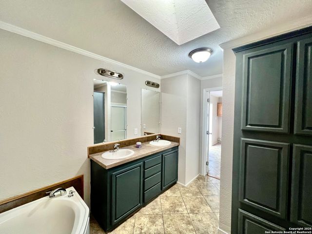 862 Wetz, Marion, TX 78124