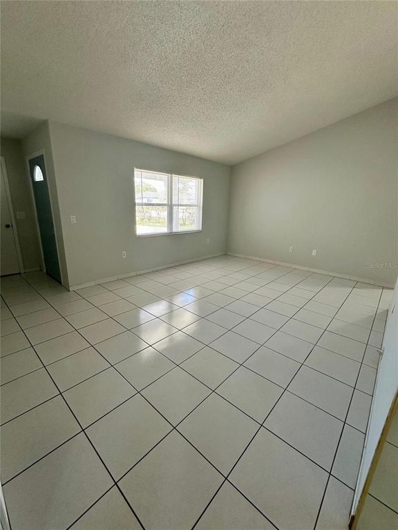 Image 2 of property listing at 1301 NOLTON WAY, Orlando, FL 32822