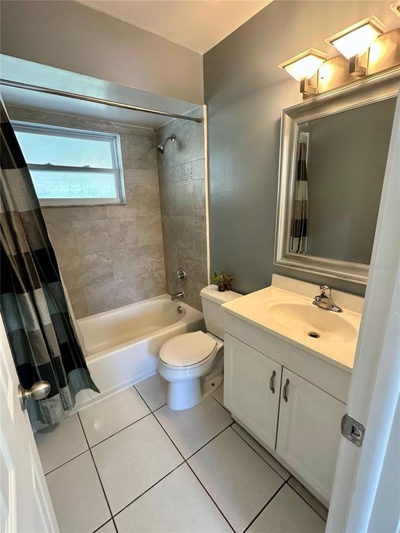 Image 12 of property listing at 1301 NOLTON WAY, Orlando, FL 32822