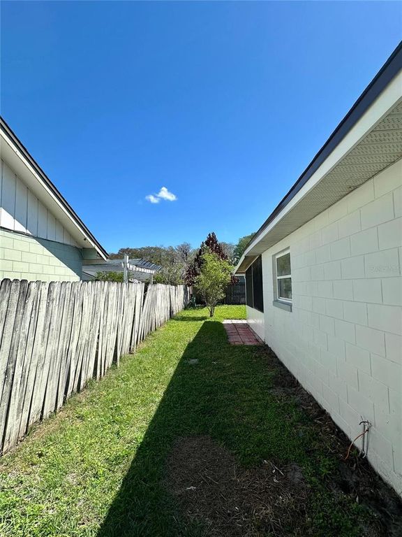 Image 17 of property listing at 1301 NOLTON WAY, Orlando, FL 32822