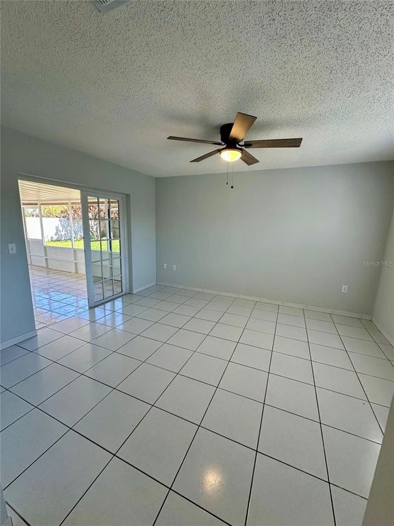 Image 7 of property listing at 1301 NOLTON WAY, Orlando, FL 32822