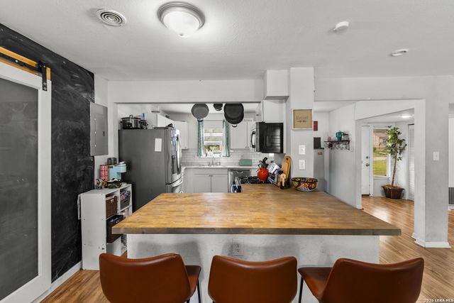 530 JOHN ADAMS DR, San Antonio, TX 78228