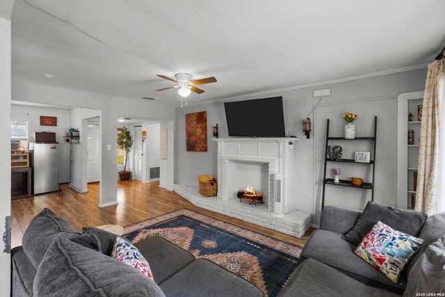 530 JOHN ADAMS DR, San Antonio, TX 78228