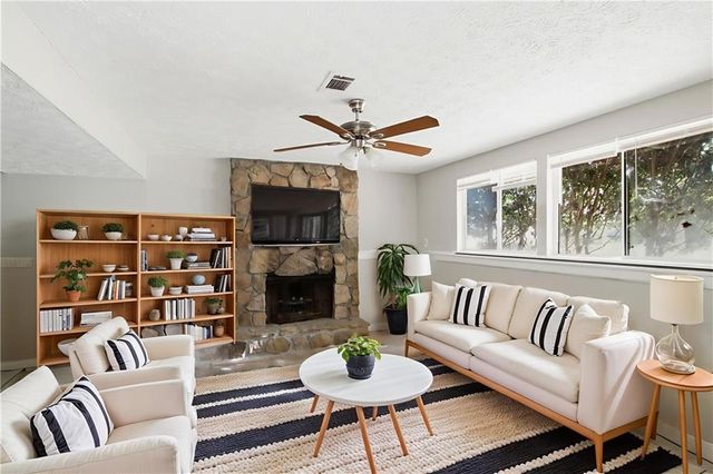 330 Hembree Forest Circle, Roswell, GA 30076