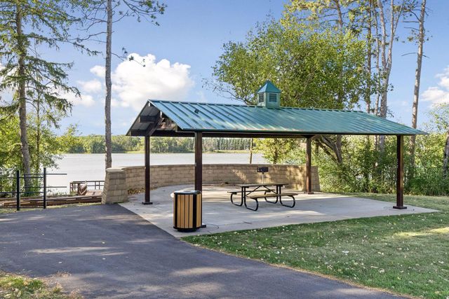 9578 8th Street N, Lake Elmo, MN 55042