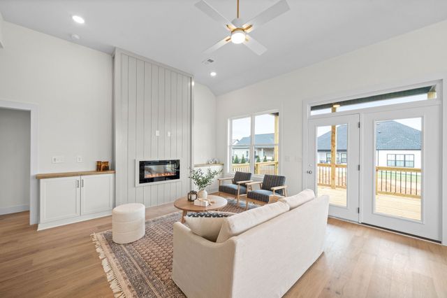 3 Pace Rd, Clarksville, TN 37043