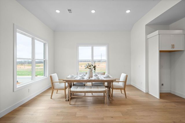 3 Pace Rd, Clarksville, TN 37043