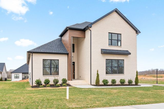 3 Pace Rd, Clarksville, TN 37043