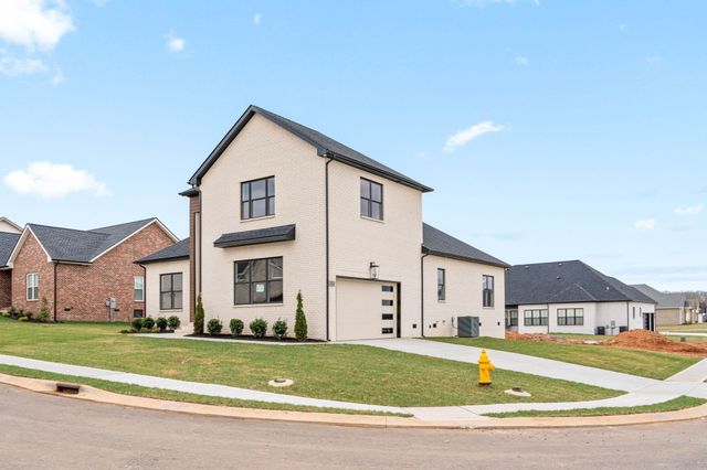 3 Pace Rd, Clarksville, TN 37043