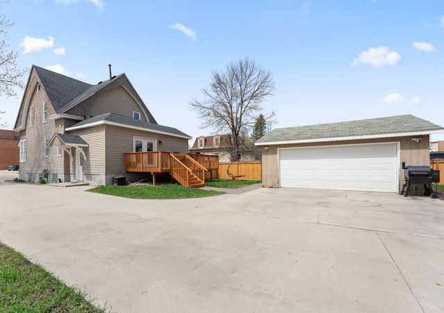 607 4th Street SW, Willmar, MN 56201
