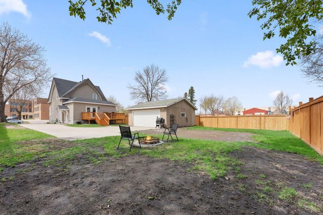 607 4th Street SW, Willmar, MN 56201
