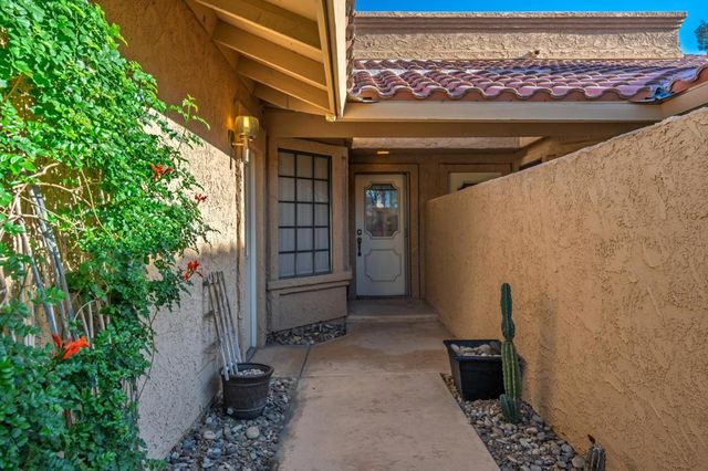 41022 Woodhaven Drive E, Palm Desert, CA 92211