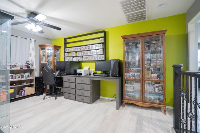 15686 W MCKINLEY Street, Goodyear, AZ 85338