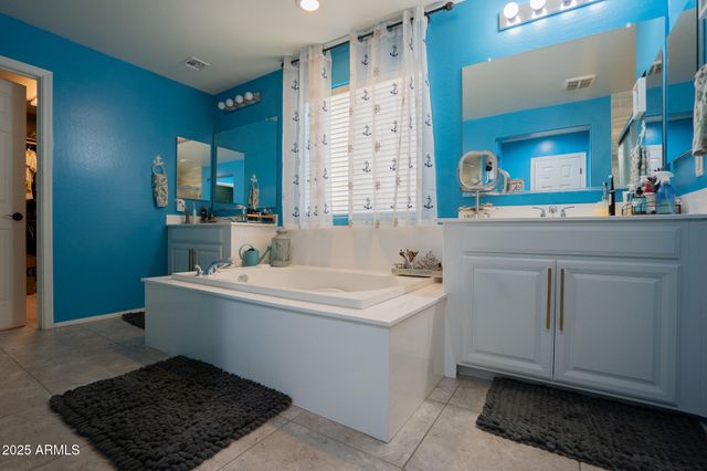 15686 W MCKINLEY Street, Goodyear, AZ 85338