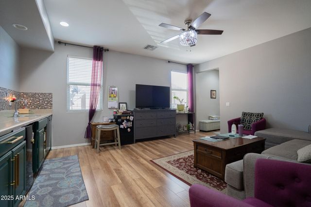 15686 W MCKINLEY Street, Goodyear, AZ 85338