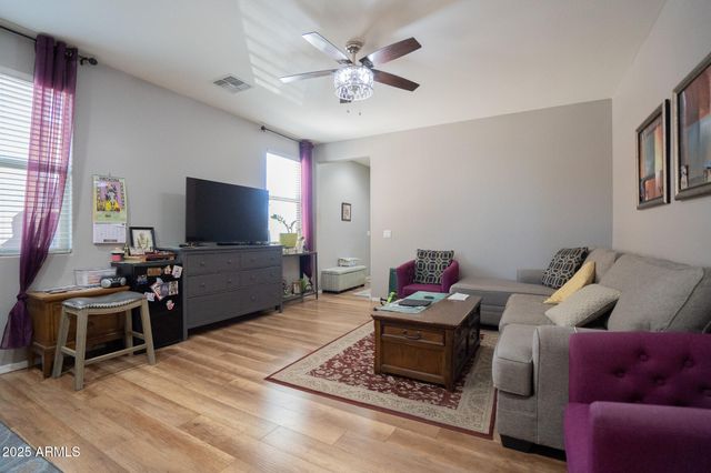 15686 W MCKINLEY Street, Goodyear, AZ 85338