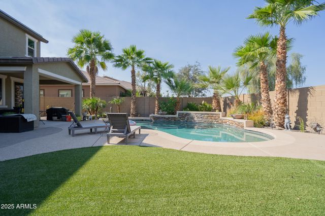 15686 W MCKINLEY Street, Goodyear, AZ 85338