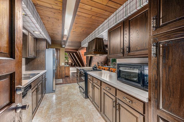 369 Thomas Street, Allegan, MI 49010