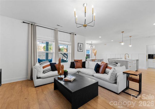 651 Tennyson Drive, Charlotte, NC 28208