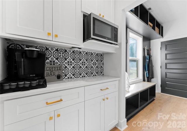 651 Tennyson Drive, Charlotte, NC 28208