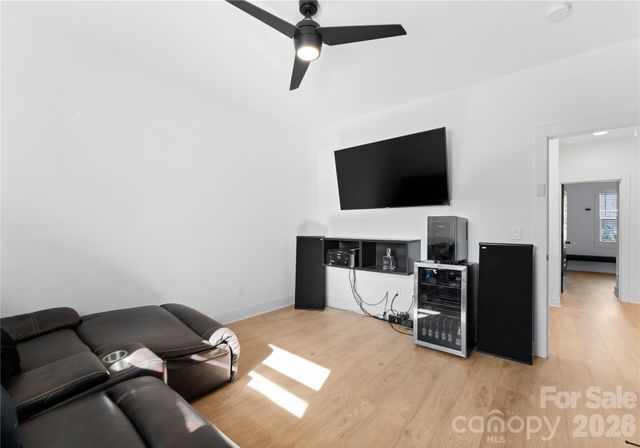 651 Tennyson Drive, Charlotte, NC 28208