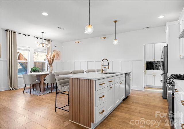 651 Tennyson Drive, Charlotte, NC 28208