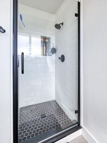 5481 Gatewood Drive, Klamath Falls, OR 97603