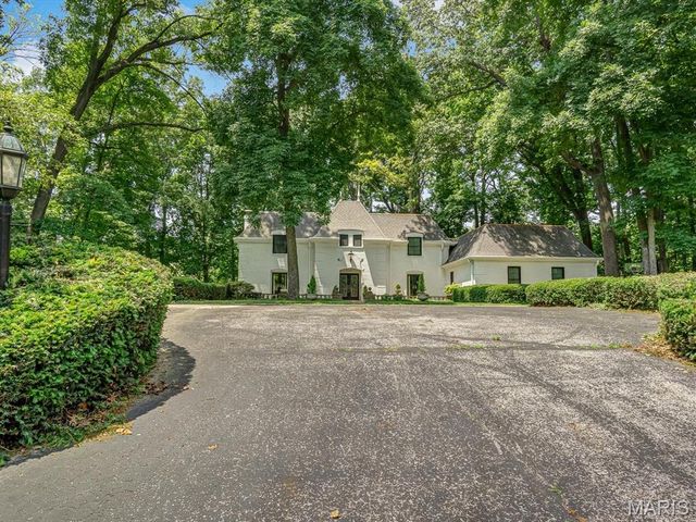335 N Powder Mill Road, Belleville, IL 62223
